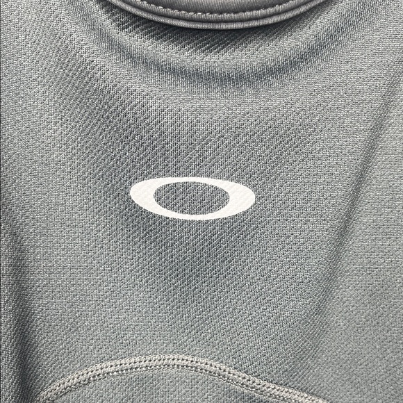 Oakley Grey and White Athletic Tank - Picture 4 of 9